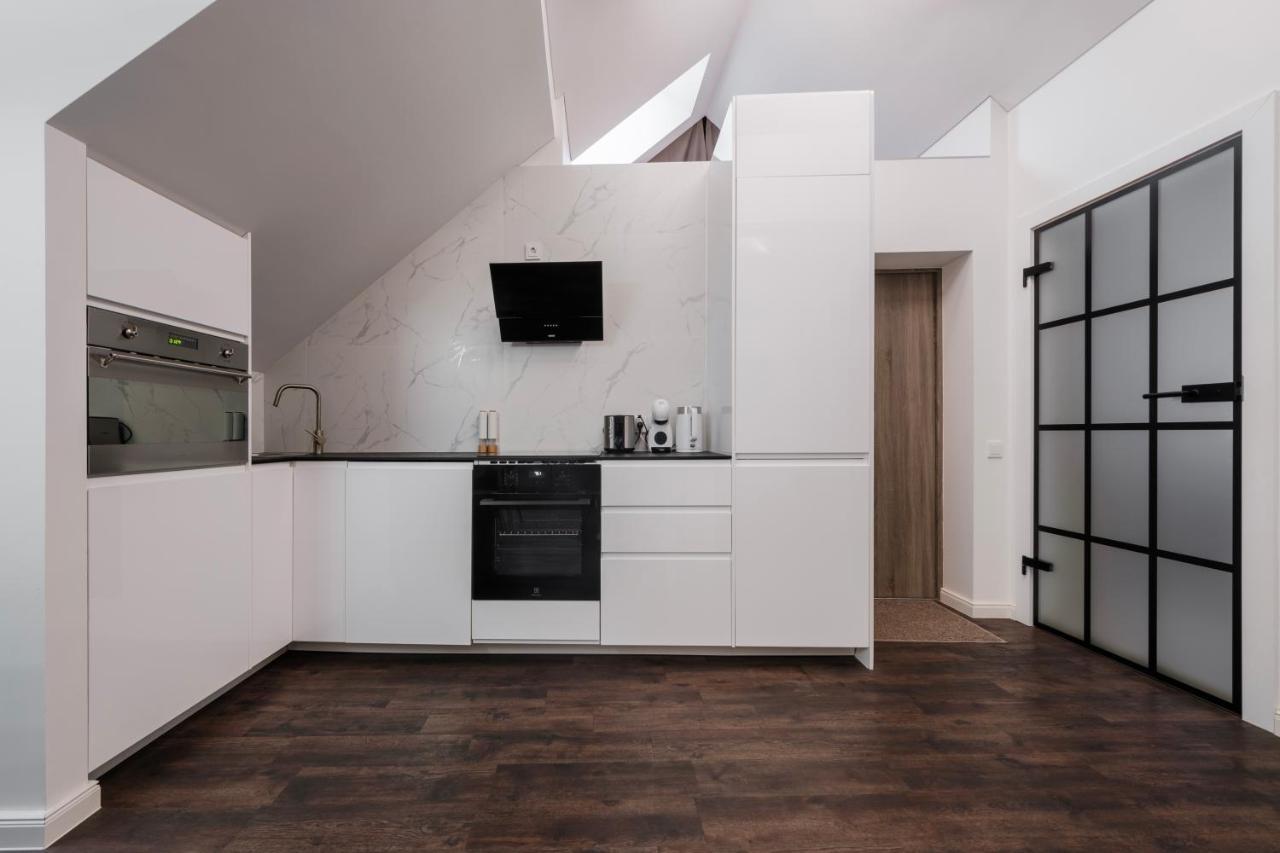 Bravo Apartments Каунас Екстериор снимка