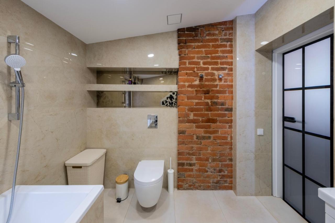 Bravo Apartments Каунас Екстериор снимка